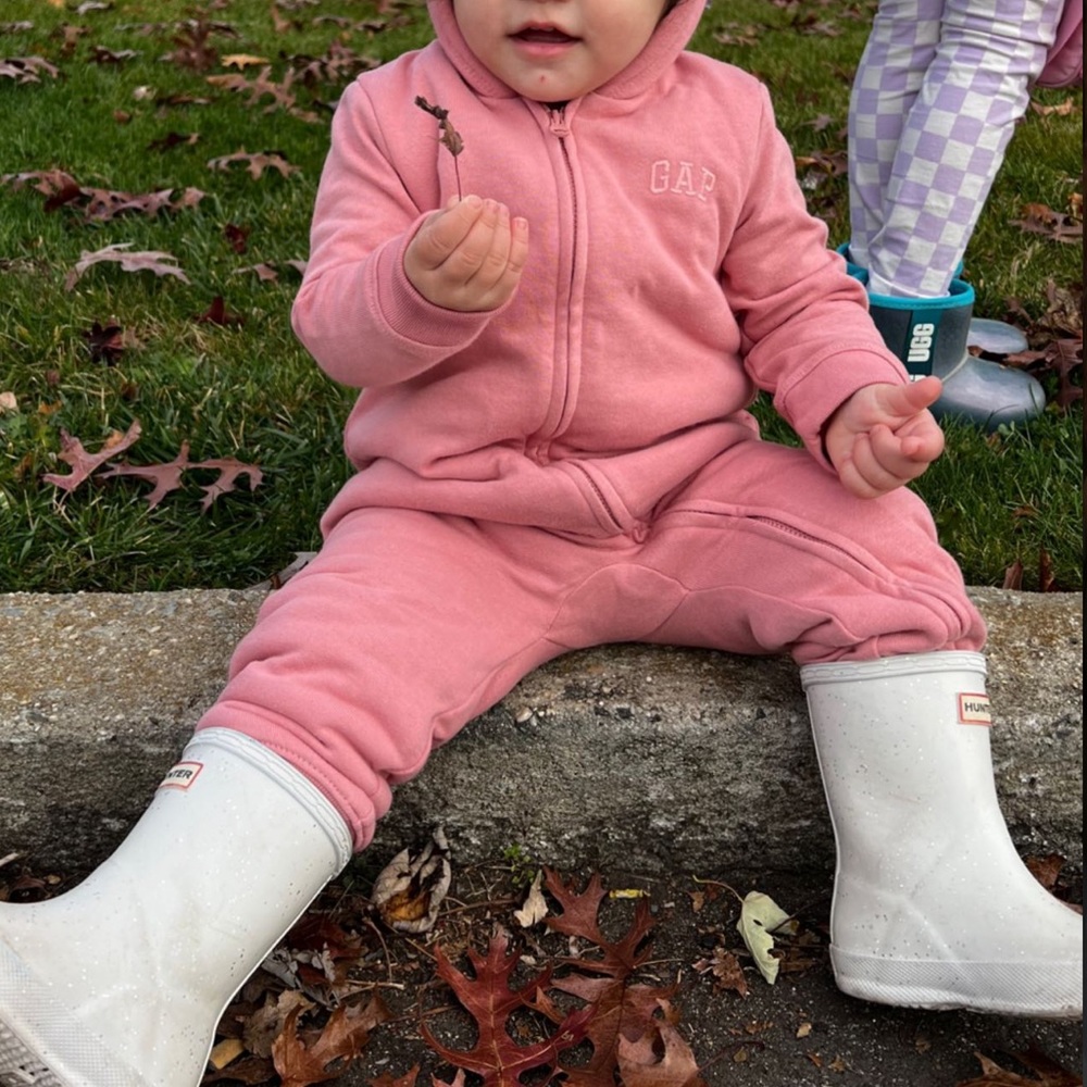 Gap snowsuit